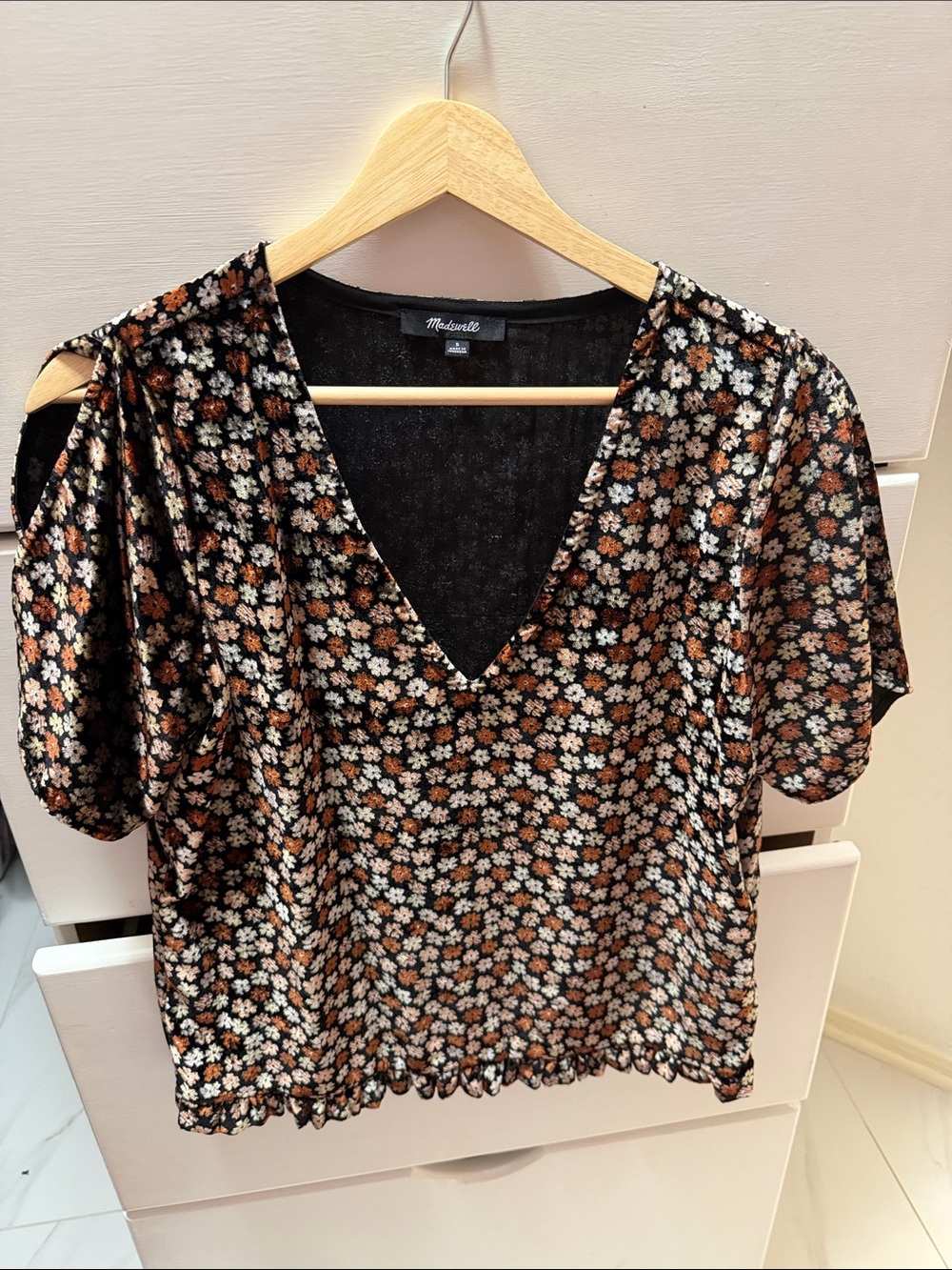 Madewell Black Floral V-Neck Short Sleeve Blouse
